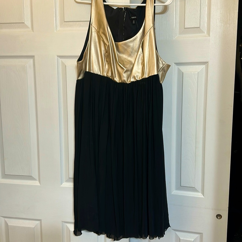 TORRID GOLD AND BLACK DRESS